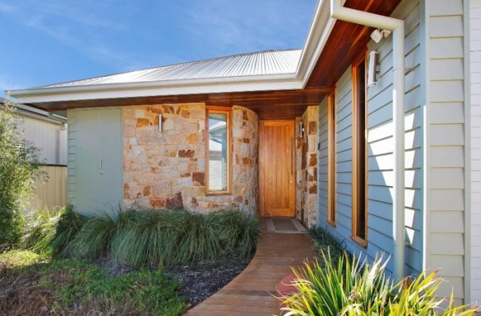 Station Street Bright